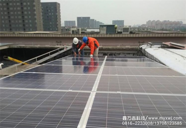 太阳能屋顶发电安装现场