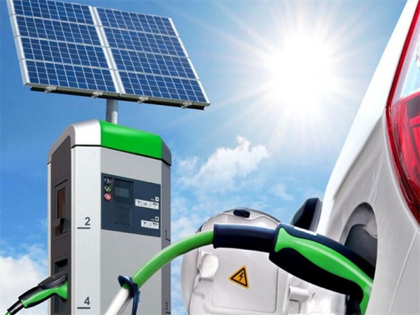 太阳能充电桩